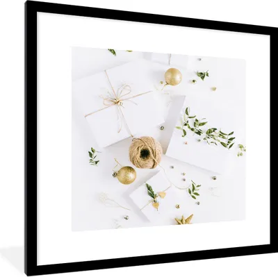 Produktbild von MuchoWow® Gerahmtes Poster Winter - Weihnachten - Geschenk 40x40 cm - Poster mit Schwarzem Bilderrahmen Wandposter Rahmen Foto Bilder - Poster - Plakat im Rahmen