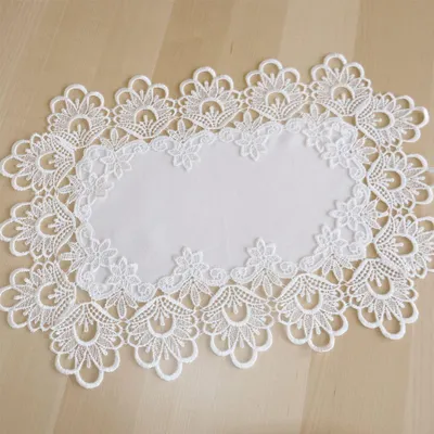 Immagine prodotto di Runner da tavola INES bordo in pizzo vintage bianco poliestere 30 x 50 cm