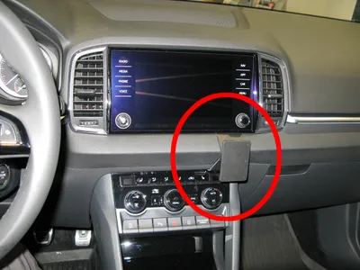 Produktbild von Brodit ProClip Fahrzeughalter 855391 - Winkelbefestigung, hoch - Skoda Karoq 18-24, Skoda Karoq 18-23, Skoda Karoq 18-21