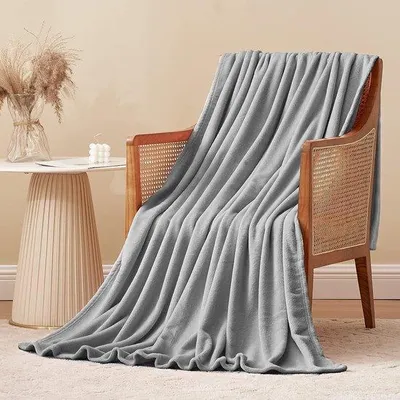 Zdjęcie produktu dla Unyqoos® Kołdra polarowa (260 g/m²) – rozmiar XL, 150 x 200 cm, jasnoszara, ciepła i miękka narzuta na sofę, lekka, oddychająca i przyjazna dla skóry