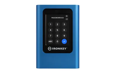 Produktbild von Kingston Technology IronKey 960GB Vault Privacy 80 XTS-AES 256-bit Verschlüsselte externe SSD, 960 GB, USB Typ-C, 3.2 Gen 1 (3.1 Gen 1), 250 MB/s, Passwortschutz, Blau