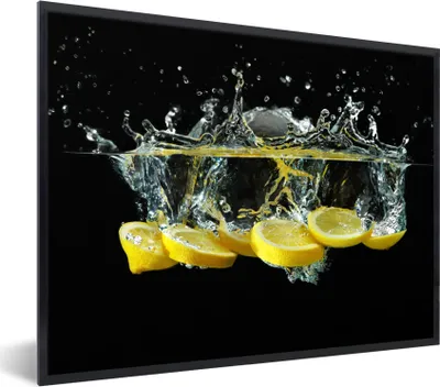 Produktbild von MuchoWow® Gerahmtes Poster Zitrone - Frucht - Gelb - Stilleben - Wasser 80x60 cm - Poster mit Schwarzem Bilderrahmen Wandposter Rahmen Foto Bilder - Schwarzem - Mit Gestell