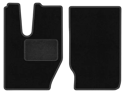 Produktbild von Velours-Fußmatten Vorne für Iveco X-WAY 2020- (Transporter) – 2-tlg, Schwarz, passgenau – Wielganizator LUX