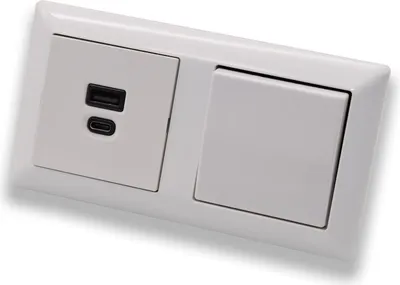 Produktbild von EBROM USB-C und USB-A Unterputz Steckdose/Lader, 45+15 Watt Leistung – Schnellladefunktion für Wearables, Smartphones Tablets + Jung Kreuzschalter 507U in AS500 alpinweiß glänzend