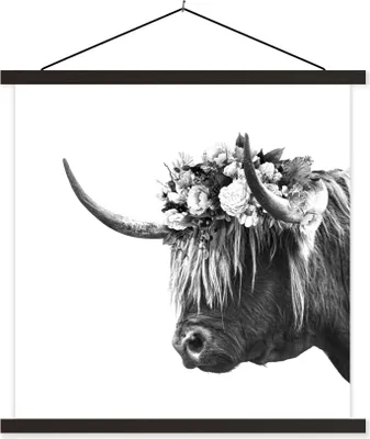 Produktbild von MuchoWow® Textilposter Schottisches Hochlandrind - Blumen - Schwarz - Weiß 90x90 cm mit schwarzem Rahmen - Magnetisches
