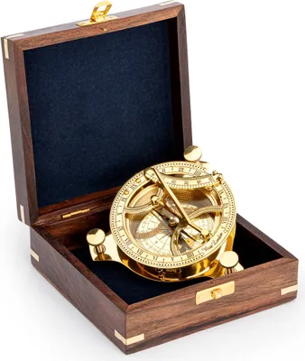Produktbild von Maritim Sonnenuhr-Kompass 11 cm in der Holzbox aus Messing Richtungsanzeiger