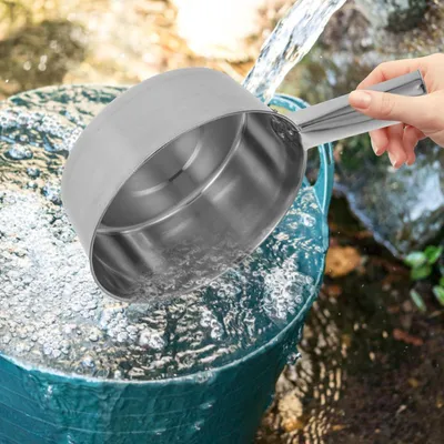 Produktbild von Robuste Schöpfkelle aus Edelstahl zum Kochen und Servieren von Suppen und Wasser, vielseitig einsetzbar und leicht zu reinigen