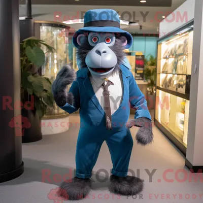 Produktbild von Maskottchencharakter REDBROKOLY eines blauen Pavians mit Anzug und Mütze