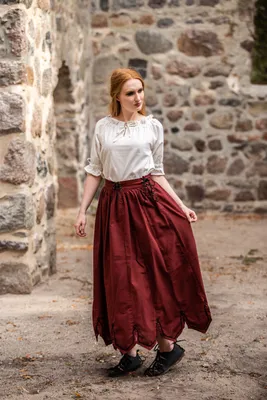 Produktbild von Mittelalterrock mit Stickerei Rot "Svenja" XXL