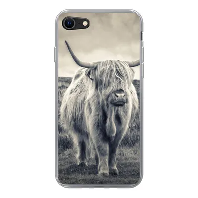 Produktbild von MuchoWow® Handyhülle Schutzhülle Hülle für iPhone SE 2022 Schottischer Hochländer - Tiere - Wolken - Kuh - Natur Silikon Softcase Handy Hülle - Schutzhülle
