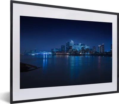 Produktbild von MuchoWow® MuchoWow® Gerahmtes Poster Die Skyline von London bei Nacht 40x30 cm - Poster mit zchwarzem Bilderrahmen - Bilderrahmen - Poster im Rahmen