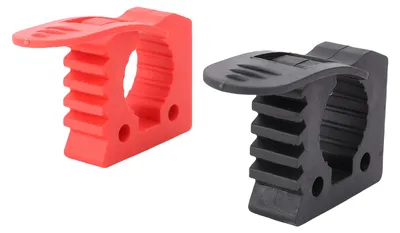 Image de Support de pelle noir et rouge avec fixation rapide par collier de serrage en caoutchouc ; compatible avec les manches d'outils d'un diamètre compris entre 1-1/7 pouces et 1-3/7 pouces ; pour camions, UTV, VTT et tout-terrain
