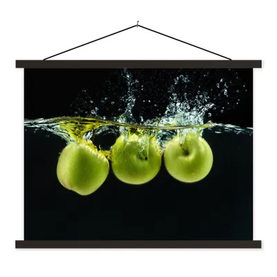 Produktbild von MuchoWow® Textilposter Äpfel - Obst - Wasser - Schwarz - Grün 40x30 cm mit schwarzem Rahmen - Dekorationen