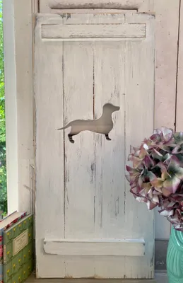 Produktbild von Landhaus Fensterladen Hund, Dackel, Shabby antique chic weiß Handgefertigt