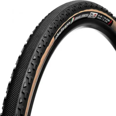 Zdjęcie produktu dla Opony Challenge Gravel Grinder TLR Clincher 28 cali (38-622) Czarne/...