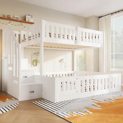 Immagine prodotto di Letto a castello 90x200 e 140x200 cm, design basso (altezza 130 cm), scala a tre gradini con spazio contenitore, ringhiera di sicurezza e porta, realizzato in legno di pino e MDF, colore bianco