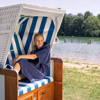 Produktbild von HOMELEVEL Kinder Badeponcho aus 100% Baumwolle - Poncho Handtuch für Strand Schwimmbad - Surfponcho mit Kapuze - Bademantel für Jungen und Mädchen