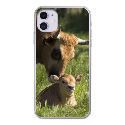 Produktbild von MuchoWow® Handyhülle Schutzhülle Hülle für iPhone 11 Kuh - Gras - Horn - Kalb Silikon Softcase Handy Hülle - Handytasche