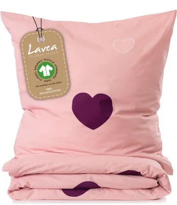 Zdjęcie produktu dla Zestaw pościeli dziecięcej Lavea Emilia 135 x 200 cm + 80 x 80 cm – bawełna organiczna, motyw serc, zamek błyskawiczny, różowo-bordowy