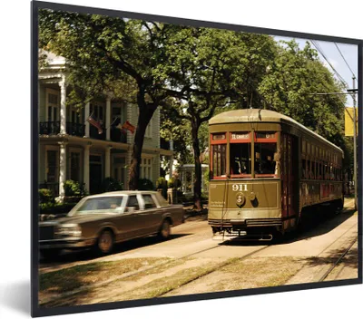 Produktbild von MuchoWow® Gerahmtes Poster Eine alte Straßenbahn in der amerikanischen Stadt New Orleans 40x30 cm - Poster mit Schwarzem Bilderrahmen Wandposter Rahmen Foto Bilder - Kunstposter - Wanddekorationen