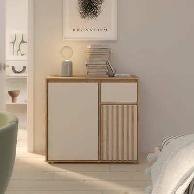 Productafbeelding van Forte ELISTON Kommode 90, moderne commode met lamellenmotief, 2 deuren, 1 lade, geschikt voor woon- of slaapkamer, decoratief houtmotief "Mauvella Eiken" | kleur: Kashmir Beige, afmetingen: 89 cm breed x 81,7 cm hoog x 41,5 cm diep