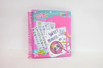Image de Cutie Crew Template Activity Colouring Book (Livre à colorier)