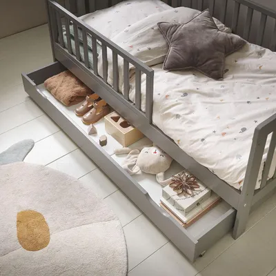 Produktbild von Petite Amélie Schublade für Kleinkindbett Plume 70x140 cm - Grau - Mit Rollen - Einfach zu öffnen