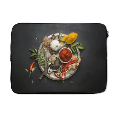 Produktbild von MuchoWow® Laptop Hülle 14 ZollGewürze - Teller - Pfeffer - Schwarz - Löffel - Silber Laptoptasche - Laptoptasche - Stoßsicher - Schutzhaube