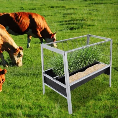 Obrázok produktu pre Krmítko na krmivo 2 v 1, čierne, rozmer 100x65x85 cm, vyrobené z pozinkovanej ocele a ocele, určené pre hospodárske zvieratá