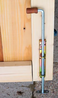 Produktbild von UHRIG Federriegel, Türriegel verzinkt, 350mm Torriegel, Bolzenriegel, Riegelverschluss, Türfeststeller für Gartentor