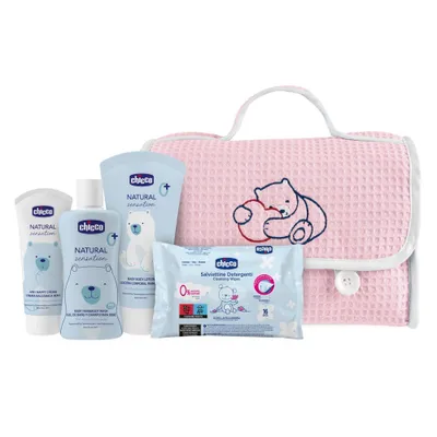 Produktbild von Chicco Natural Sensation Baby Pflege-Set Rosa: Körper- und Haarwaschgel 200ml, Körperbalsam 150ml, 4-in-1 Windelcreme 100ml, 16 Reinigungstücher