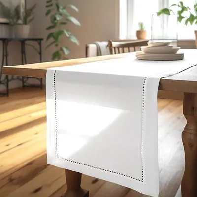 Zdjęcie produktu dla Biały obrus ze 100% bawełny, 40 x 230 cm, można prać w pralce