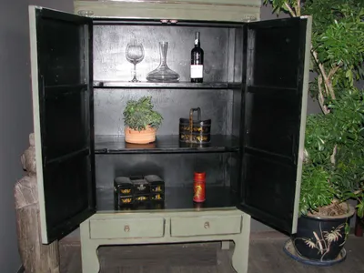 Produktbild von Opium Outlet chinesischer Hochzeitsschrank asiatischer Kleider-Schrank Asia Kommode China Möbel Vintage-Stil Shabby-Chic orientalisch Holz olivgrau