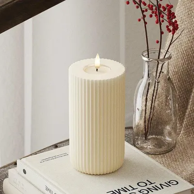 Produktbild von Deluxe Homeart LED Kerze Echtwachs fernbedienbar 8x15 cm gerillt creme