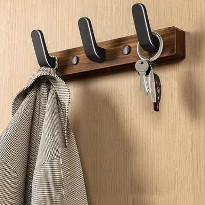 Obrázok produktu pre Vešiak z orechového dreva s 3 háčikmi