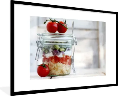Produktbild von MuchoWow® MuchoWow® Gerahmtes Poster Griechische Nudeln im Glas 90x60 cm - Poster mit zchwarzem Bilderrahmen - Wanddekoration - Fotos