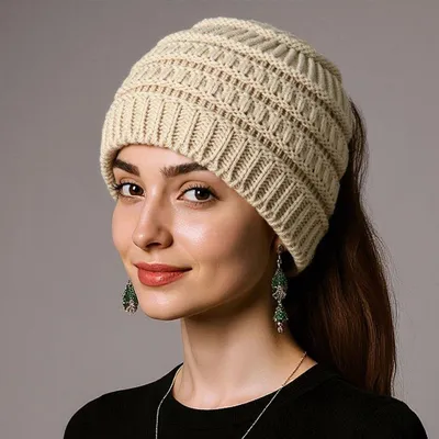 Produktbild von Go Go Gadget - Beanie - Mütze - Mit Öffnung für Pferdeschwanz oder Dutt - 1 Stück - Einheitsgröße - Beige