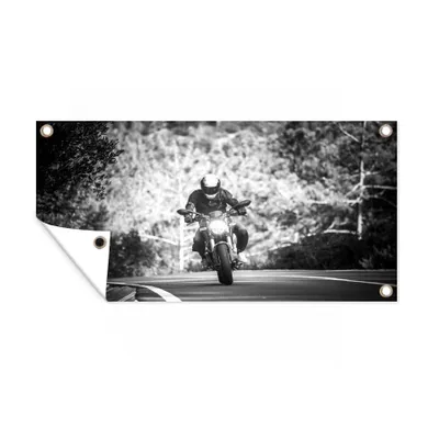 Obrázek produktu pro MuchoWow® Zahradní plakáty - Rychlé kolo mezi stromy - černobílé - 80x160 cm - Zahradní dekorace