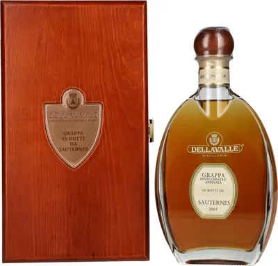 Produktbild von Dellavalle Grappa Affinata in botti da SAUTERNES 2007 42% Vol. 0,7l in Holzkiste