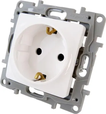 Obrázek produktu pro Zásuvka Schuko 2P+E Dětská pojistka NILOE Eco 764529 Legrand 2598