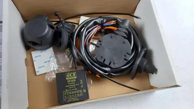Produktbild von ECS MB077B1 Elektrosatz Anhängerkupplung E-Satz passend für MERCEDES-BENZ B-Klasse (W246, W242) Anhängevorrichtung
