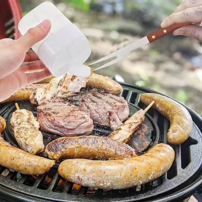 Produktbild von Wiederverwendbare Gewürzbox mit Deckel und Fächern – transparenter Kunststoffbehälter für Salz, Zucker und Pfeffer, für Küche und Camping