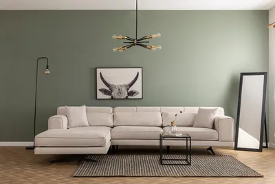 Immagine prodotto di Hanah Home, divano ad angolo beige (198 x 308 cm) in legno di faggio e pannello truciolare, 100% poliestere, portata massima 300 kg, 5 cuscini, lavabile in lavatrice e asciugabile in asciugatrice, design scandinavo moderno.