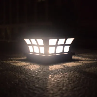 Zdjęcie produktu dla Oświetlenie dziedzińca energią słoneczną Zewnętrzne wodoodporne lampy ogrodzeniowe do ogrodów i tarasów Ciepłe światło