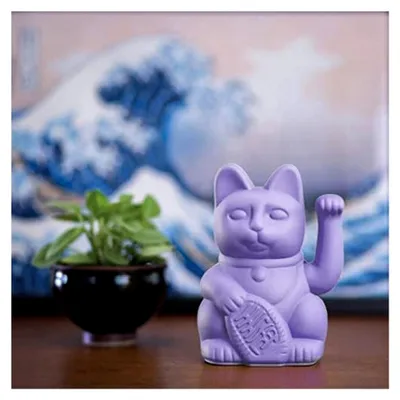 Produktbild von Lucky Cat Lila Japanische Glücksbringer Winkekatze aus Kunststoff