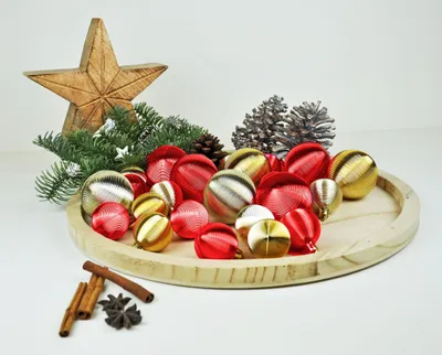 Produktbild von JACK by Inge 50x Kunststoff Kugeln Rot Gold Christbaumkugeln Ø 4 + 6 cm + Haken