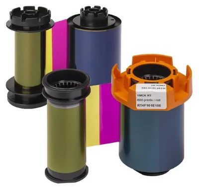 Produktbild von Evolis High Trust - Farbe (Cyan, Magenta, Gelb, Schwarz) - Farbband (Farbe)