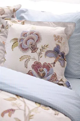 Produktbild von Pip Studio Cece Fiore Square Cushion Farbe White Größe 45x45