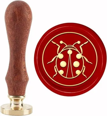 Immagine prodotto di Antico timbro in ottone per inviti da 30 mm con astuccio in legno - Design vintage - ideale per regali e biglietti d'invito.