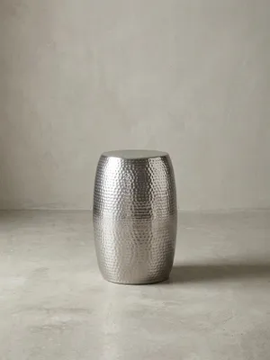 Produktbild von Beistelltisch 30x49,5x30cm Aluminium Silber Dekotisch orientalisch rund, Kleiner Hammerschlag Abstelltisch, Designer Ablagetisch Metall modern, Anstelltisch schmal